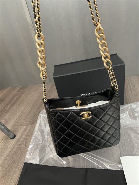 chanel hobo crossbody.